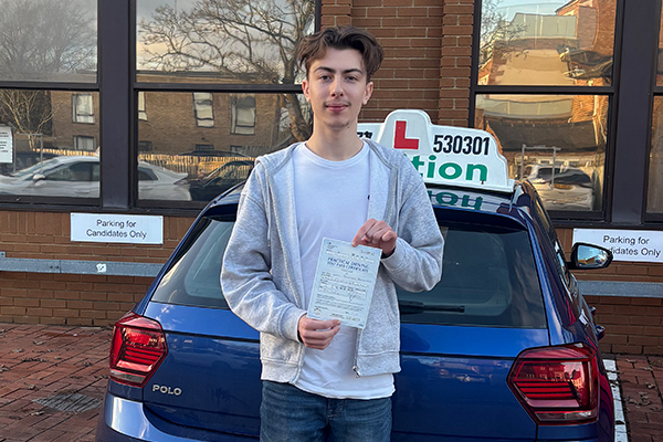 Liam driving lessons in West Molesey