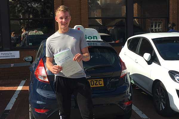 Max driving lessons in Molesey